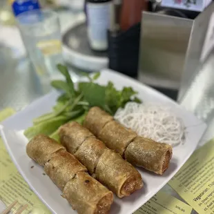 Imperial Rolls | Instagram: GaoGirlsGrubbin