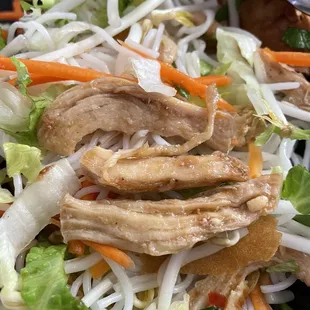 Boiled chicken breast in the vermicelli salad.