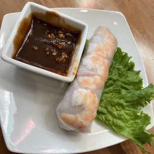 Summer roll (comes with 2)