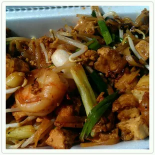 Why in the world are there no pictures of the Shrimp Pad Thai?!