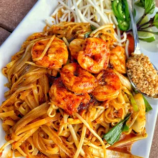 THAI ME DOWN with this delicious Shrimp Pad Thai!
