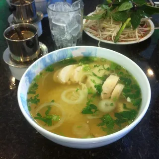 17. Pho Ga Tuoi Long Kim Long