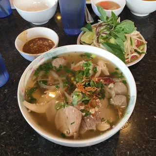 23. Hu Tieu Dai Thap Cam