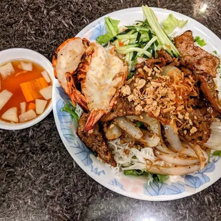 25. Bun Bo Xao Tom Nuong