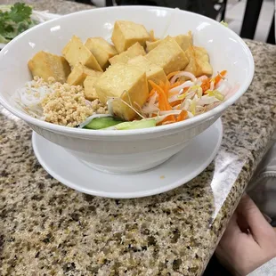 Rice noodles with tofu