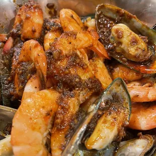 Mix seafood boil with Asian sauce