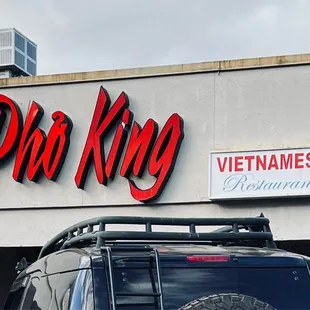 the front of a vietnamese restaurant