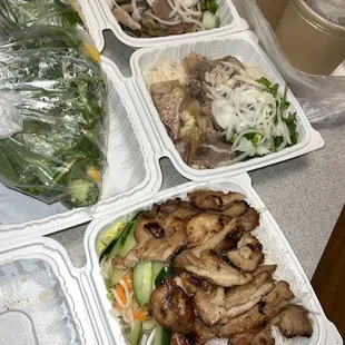 2 Combo Phos &amp; Chicken Bun to go , Packaged perfectly and so much food!!