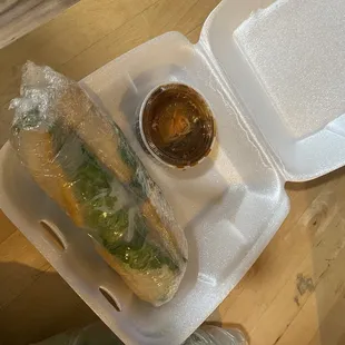 Tofu spring rolls and sauce