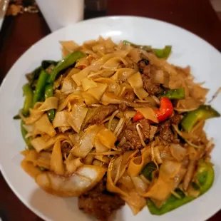 Drunken noodles with beef