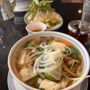 C21 Pho Chay (VEG Noodle Soup)VEG BROTH OR BEEF BROTH