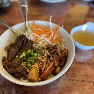 B6 Bún Ba Món - Combo Vermicelli Noodles (Choice of 3 items: Lemongrass Beef, Chicken, and Fried Spring Rolls), $14.95 (3.13.22)