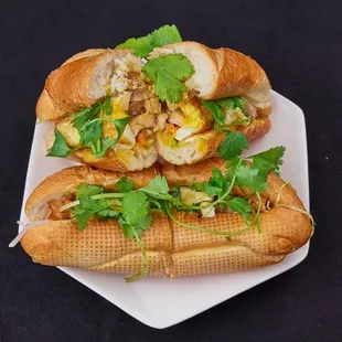 Chicken "banh mi" with fried egg
