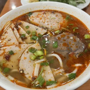 Spicy hue noodle soup