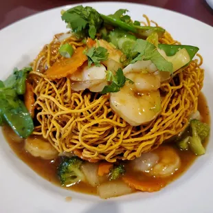 Shrimp and veggies with fried noodles