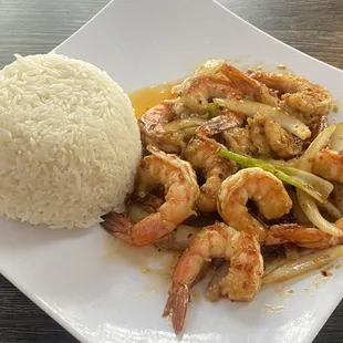 Lemongrass Shrimp with Rice (Com Tom Xao Xa Ot)