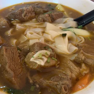 28. Beef Stew with Ho Fun Hu Tieu Bo Kho
