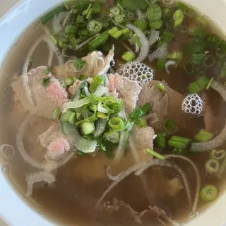 P5. Eye Rounds Steak, Flank, Fatty Brisket, Tendon Noodle Soup (Pho Tai, Nam, Gau, Gan, Sach)