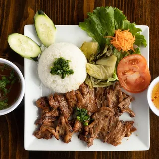 R4. Grilled Chicken Over Rice (Com Ga Nuong)