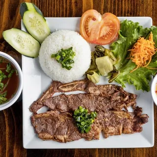 R9. Korea BBQ Short Ribs Over Rice (Com Suon Bo Dai Han)