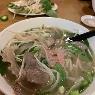 8. Pho Dac Biet