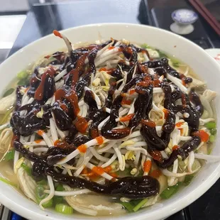 ramen and noodles, food