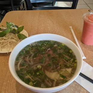 food, ramen and noodles