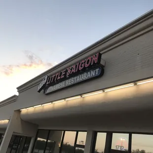 the outside of the restaurant