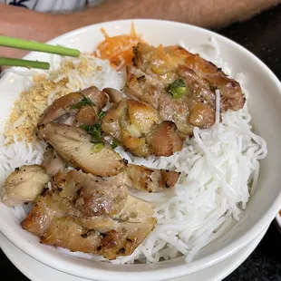 Chicken vermicelli bowl