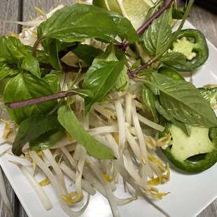 Pho Fixin&apos;s
