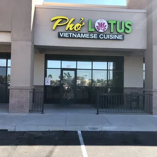 Front of restaurant in early November 2018.