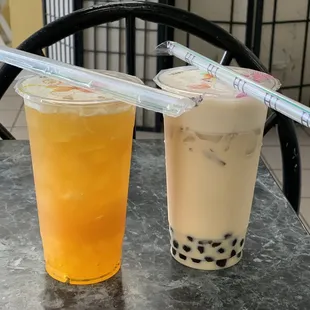 Mango green tea with mango jelly Original milk tea with boba