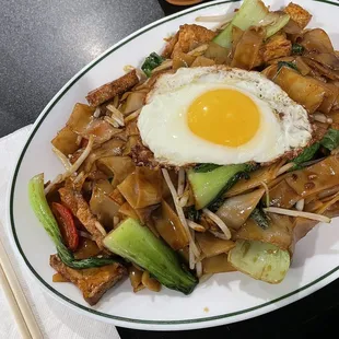 Drunken Noodles replacing meat with tofu