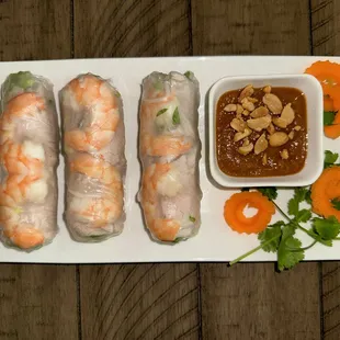 Shrimp and meat spring rolls