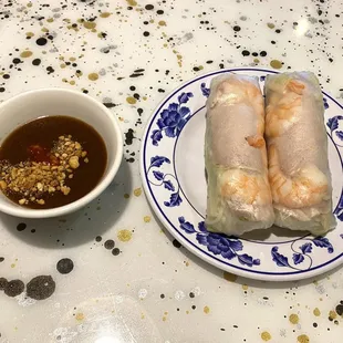 Pork and shrimp spring roll.