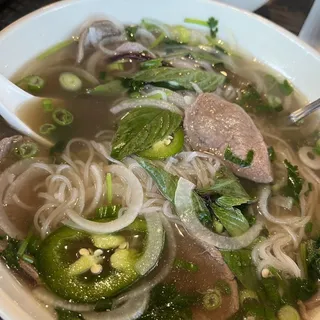 P4. Filet Mignon Pho