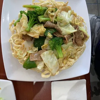 C04. Beef Chow Mein