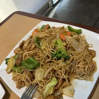 C05. Chicken Chow Mein