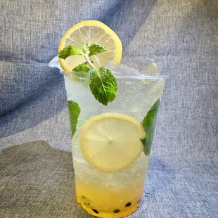 Passion fruit mojito