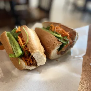 Bbq pork banh mi