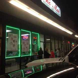 It&apos;s bumpin @ this place