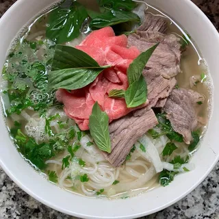 Eye Round Steak & Beef Meatball Pho