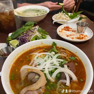"Bún bò Huế" and Pho Gai