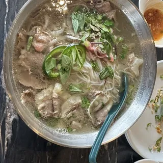 1. Lean Beef, Flank, Brisket, Fat Brisket, Tripe and Tendon Soup