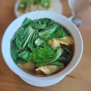 Won Ton Egg Noodle Soup with BBQ Pork (good authentic)