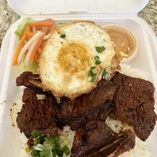 Short ribs &amp; egg plate