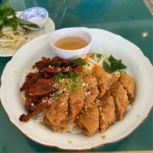 Bbq pork with vermicelli