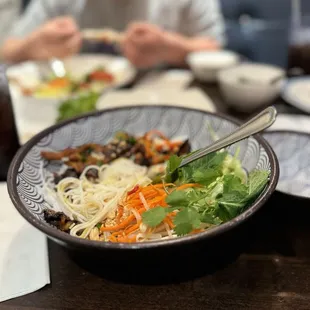 Grilled pork vermicelli.