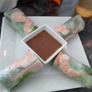 Shrimp rolls w/peanut sauce A+