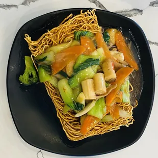 crispy noodles with seafood